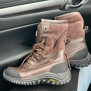 UGG women’s Brown Leather & Suede Lace-Up Winter Boots